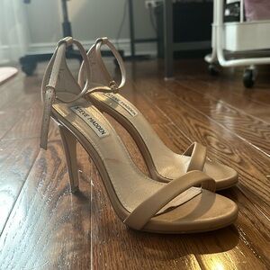 Steve Madden Size 7 Nude Heels